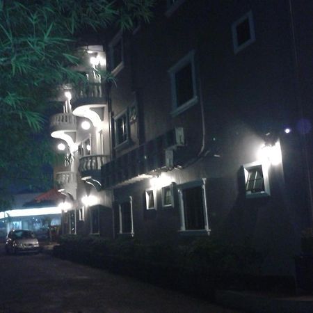 Hotel Ria Johor Bahru Esterno foto