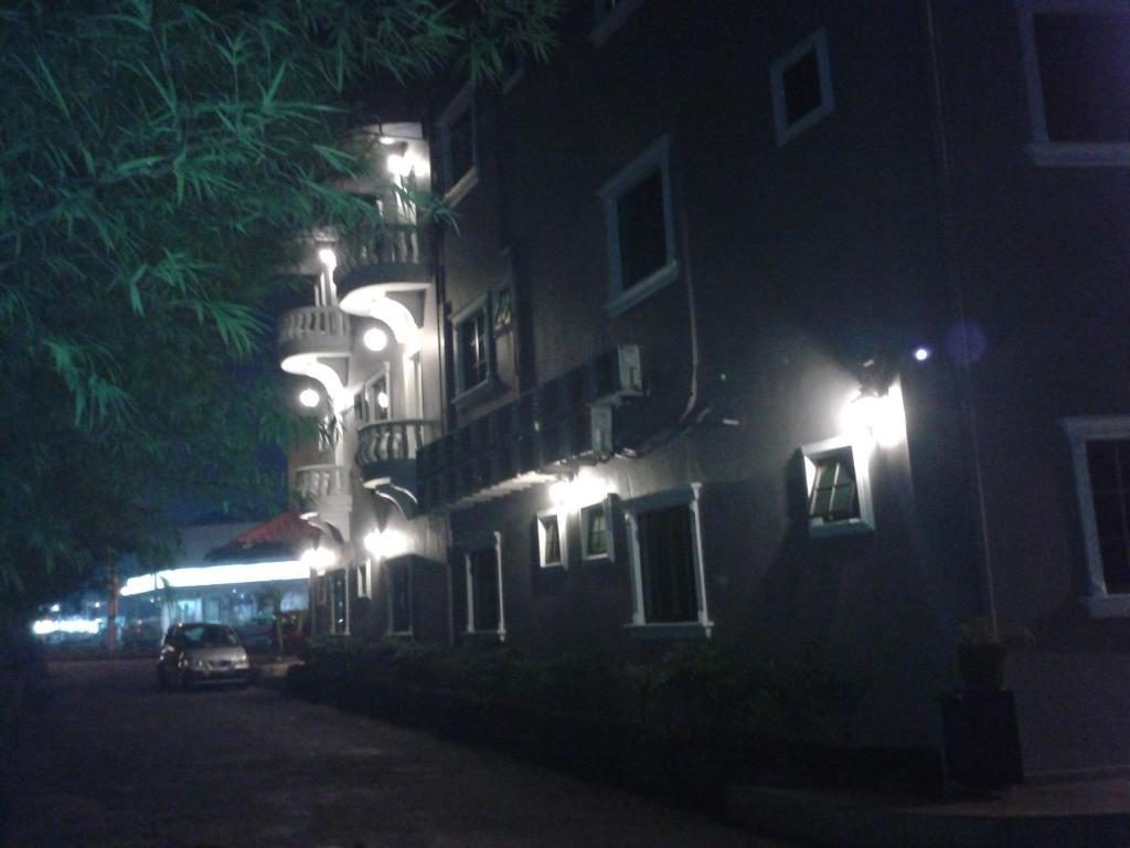 Hotel Ria Johor Bahru Esterno foto